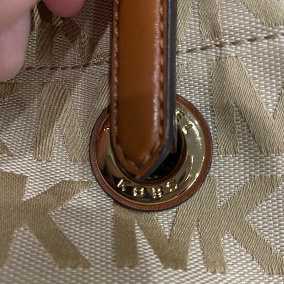 Micheal Kors tote bag - Picture 3 of 6